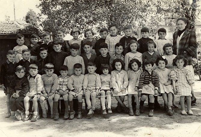 Jeanne Robert et ses élèves 1952